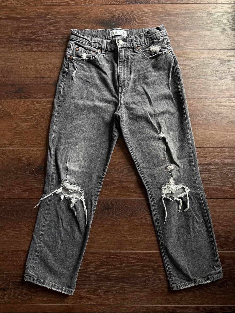 DAZE High-Rise Distressed Jeans - Washed Black